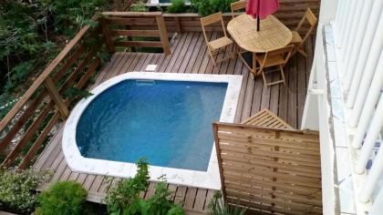 Maison d'une chambre avec piscine privee jacuzzi et jardin clos a Le Moule - image 1