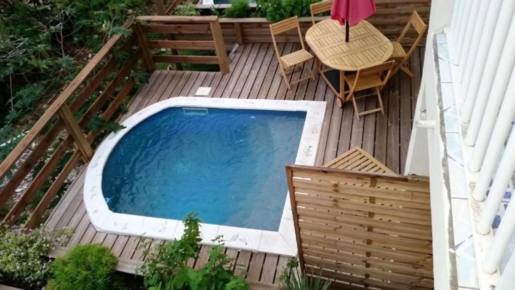 Maison d'une chambre avec piscine privee jacuzzi et jardin clos a Le Moule - main image